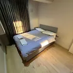 Modern Two Bed Flat In Notting Hill