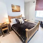 Stayinn Aldgate East