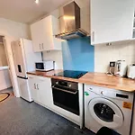 Victoria Family Apartment In Central London