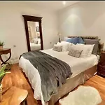 Spacious Flat In The Most Desirable Area Of London