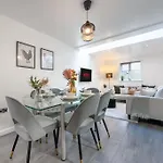 4 Beds - Tooting - 20 Min To Central London - Free Parking