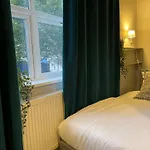 Single Bright Studio Flat In King\'S Cross