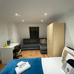 Comfy Bedrooms Near Euston Station - 1 Exmouth