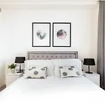 Lovely 2 Beds Flat - A/C - Lift.