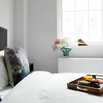 Elegant Central London Flat - Ideal For Weekend City Break