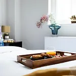 Elegant Central London Flat - Ideal For Weekend City Break