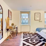 Prime Location Marylebone 4 Bed Designer Flat
