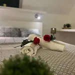 Modern Cosy Studio In Barbican - Green - F2