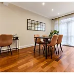 Homey And Pleasant 3Bd