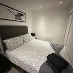 Modern Flat In Camden Town