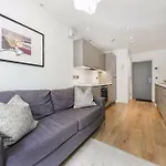 Modern Flat In Camden Town