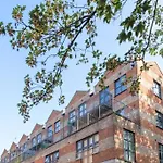 Modern Flat In Camden Town