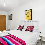 Chic Urban Apartment In Shoreditch 2 Bed 2 Bath