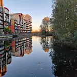 Beautiful Penthouse Apartment With Private Terrace In Greenwich Peninsula