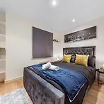Deluxe Apartment - 1 Min Away From Camden Market And Station