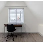 Cozy And Stylish 2 Bedroom Flat In Greater London