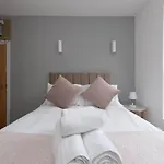 Dainty Studio Apartment Close To Everything
