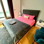 A Beautiful And Cozy Home In The Heart Of London