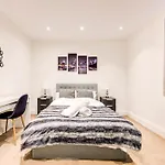Spacious 1 Bed Apartment Near Central London - 5 Per Cent Off Weekly Bookings !