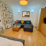 Bright Budget Studio Apartment In Central London