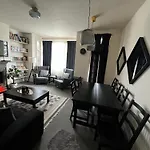 2 Bedroom Flat In Kensal Rise