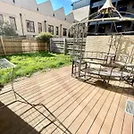 London Stratford Luxury House, 5 Minutes Walk Station, Westfield, 3 Bedrooms 3 Bathrooms, Reception, Garden, Parking