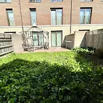 London Stratford Luxury House, 5 Minutes Walk Station, Westfield, 3 Bedrooms 3 Bathrooms, Reception, Garden, Parking