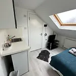 Cozy Urban Terraced Studio