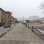 2&3 Bedrooms Near Excel London - Modern Spacious Apartment For Larger Groups