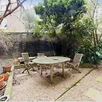 Beautiful 2 Bed/ 2 Bath Notting Hill Garden Flat