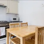 Redecorated Single Room With Shared Bathroom And Kitchen