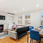 Stylish Apartment In Fulham Zone 2 With Private Roof Terrace