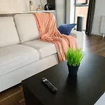 Modern 2 Bed Flat In East London