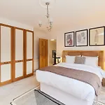 The Redbridge Sanctuary - Spacious 3Bdr House With Garden