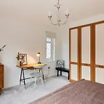The Redbridge Sanctuary - Spacious 3Bdr House With Garden
