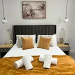 Luxury Ensuite Room In London
