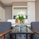 Modern Apartment Next To Hyde Park
