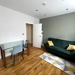 Stunning Luxury One Bedroom Serviced Apartment - Central London