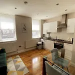 Stunning Luxury One Bedroom Serviced Apartment - Central London
