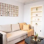 Stunning Views Modern Decor Flat In Kensington