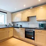 Live The Wembley Buzz! Stylish Flat Near Station & Amenities