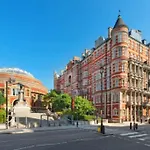 Stunning Hyde Park Apartment