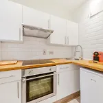 The Knightsbridge Deluxe Apart