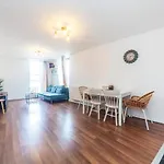 Charming 2 Bed Flat Near Greenwich