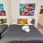 Chic Studio Apartment, Bus 18 To Euston In 30 Min.