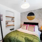 Classy Abode In Hackney - Garden - Sleeps 6