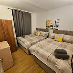 2Bdr Islington Close To Station