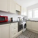 Pass The Keys Spacious And Central 2 Bedroom Flat In Chelsea