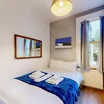 Stunning 2Bdr With Beautiful Garden