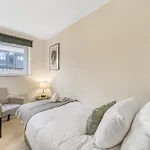 Executive 4 Bedroom Town House In Canada Water Free Wifi & Parking By City Stay Aparts London